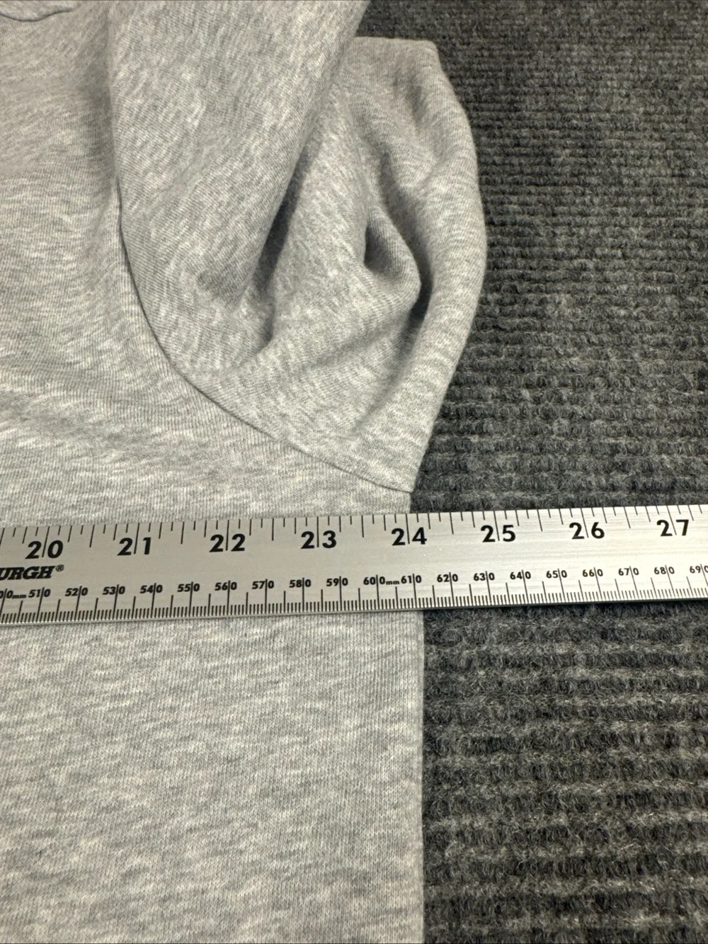 TRUE RELIGION Man's Horse Shoe Foil Pullover Sweater shirt  Size X-Large Grey